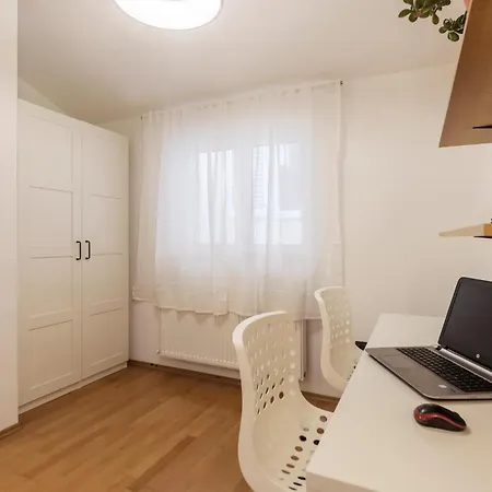 Cozy In With Wifi Pula